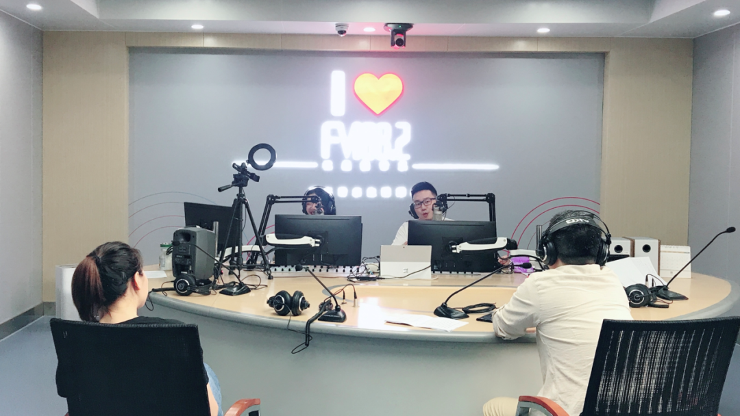 品格受邀嘉興FM88.2直播訪談，聊企業，展未來！